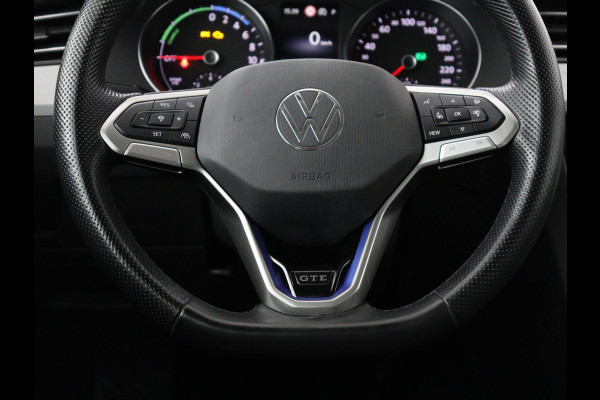 Volkswagen Passat 1.4 TSI PHEV GTE | Stoelverwarming | Camera | Carplay | Navigatie | Matrix LED | Adaptive cruise | Climate control | Bluetooth | Parkeerhulp | Plug In