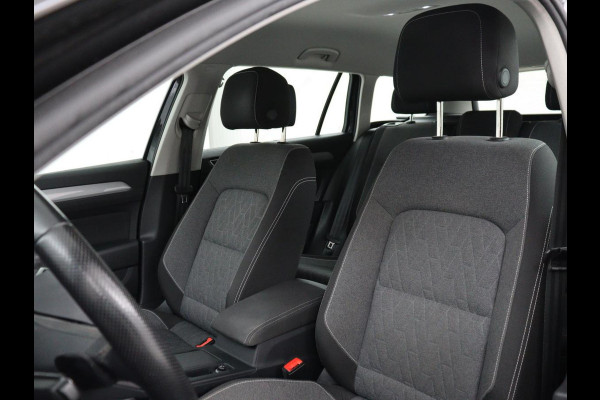 Volkswagen Passat 1.4 TSI PHEV GTE | Stoelverwarming | Camera | Carplay | Navigatie | Matrix LED | Adaptive cruise | Climate control | Bluetooth | Parkeerhulp | Plug In