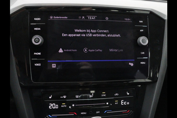 Volkswagen Passat 1.4 TSI PHEV GTE | Stoelverwarming | Camera | Carplay | Navigatie | Matrix LED | Adaptive cruise | Climate control | Bluetooth | Parkeerhulp | Plug In