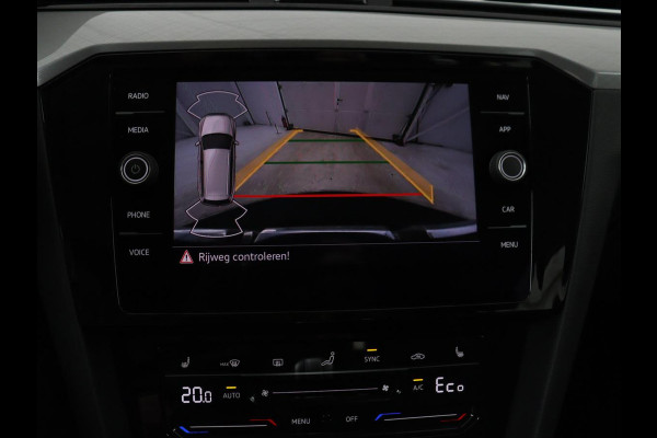 Volkswagen Passat 1.4 TSI PHEV GTE | Stoelverwarming | Camera | Carplay | Navigatie | Matrix LED | Adaptive cruise | Climate control | Bluetooth | Parkeerhulp | Plug In