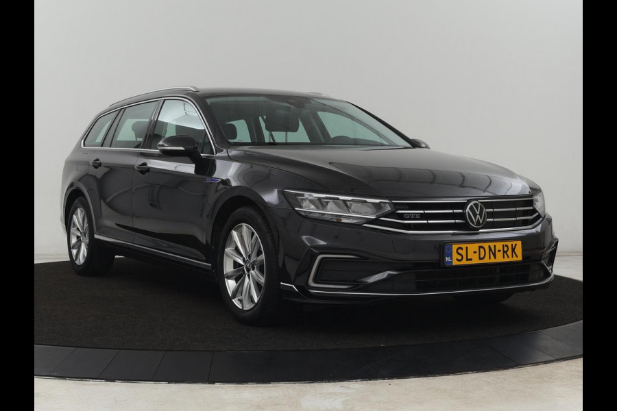 Volkswagen Passat 1.4 TSI PHEV GTE | Stoelverwarming | Camera | Carplay | Navigatie | Matrix LED | Adaptive cruise | Climate control | Bluetooth | Parkeerhulp | Plug In