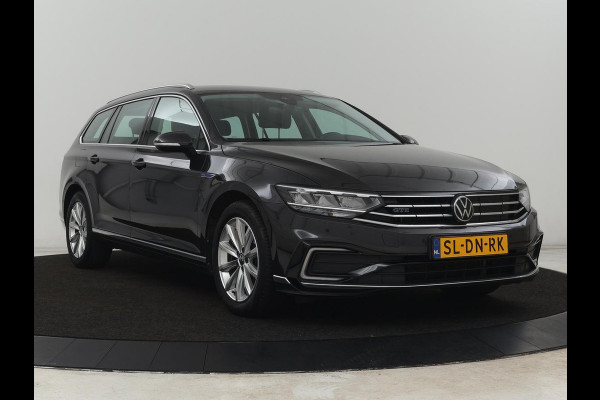 Volkswagen Passat 1.4 TSI PHEV GTE | Stoelverwarming | Camera | Carplay | Navigatie | Matrix LED | Adaptive cruise | Climate control | Bluetooth | Parkeerhulp | Plug In