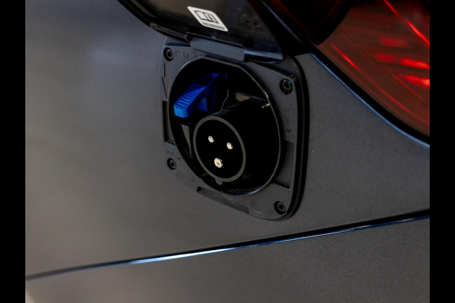 Volkswagen California Ocean eHybrid 4Motion / 245pk / Trekhaak /