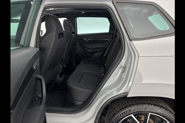 Škoda Karoq 1.5 TSI ACT Sportline Business (INCL-BTW) Aut. *PANO | DIGI-COCKPIT | FULL-LED | ADAPTIVE-CRUISE | CANTON-AUDIO | BLINDSPOT | HEATED-SPORTSEATS | CAMERA | AMBIENTLIGHT | NAVI-FULLMAP | KEYLESS | DAB+ | TOWBAR | PRIVACYGLAS