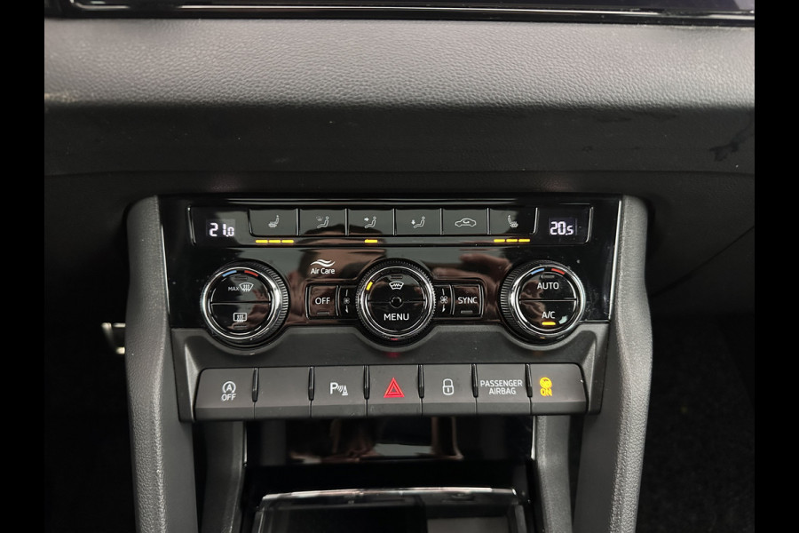 Škoda Karoq 1.5 TSI ACT Sportline Business (INCL-BTW) Aut. *PANO | DIGI-COCKPIT | FULL-LED | ADAPTIVE-CRUISE | CANTON-AUDIO | BLINDSPOT | HEATED-SPORTSEATS | CAMERA | AMBIENTLIGHT | NAVI-FULLMAP | KEYLESS | DAB+ | TOWBAR | PRIVACYGLAS