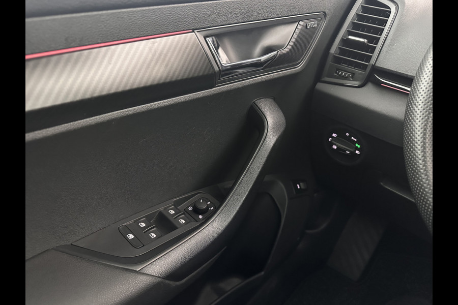 Škoda Karoq 1.5 TSI ACT Sportline Business (INCL-BTW) Aut. *PANO | DIGI-COCKPIT | FULL-LED | ADAPTIVE-CRUISE | CANTON-AUDIO | BLINDSPOT | HEATED-SPORTSEATS | CAMERA | AMBIENTLIGHT | NAVI-FULLMAP | KEYLESS | DAB+ | TOWBAR | PRIVACYGLAS