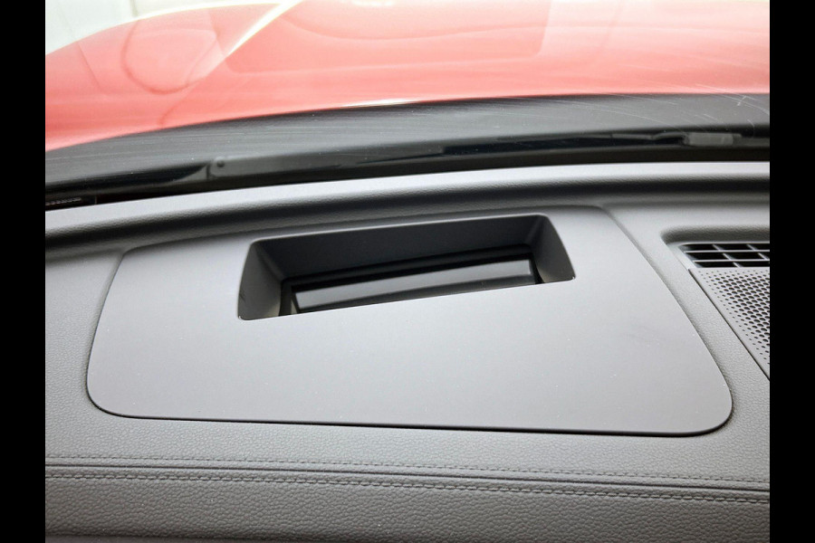 Volkswagen Tiguan 1.5 eTSI PHEV Life Edition PANO | IQ-LIGHT | TREKHAAK | 360-CAMERA | SFEERVERLICHTING | AD-CRUISE