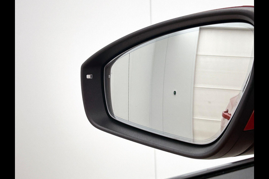 Volkswagen Tiguan 1.5 eTSI PHEV Life Edition PANO | IQ-LIGHT | TREKHAAK | 360-CAMERA | SFEERVERLICHTING | AD-CRUISE