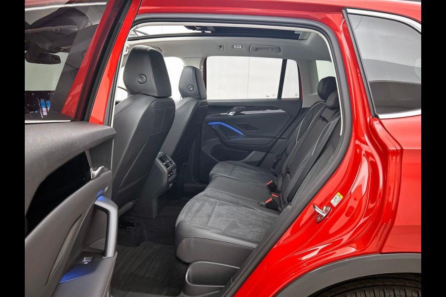 Volkswagen Tiguan 1.5 eTSI PHEV Life Edition PANO | IQ-LIGHT | TREKHAAK | 360-CAMERA | SFEERVERLICHTING | AD-CRUISE