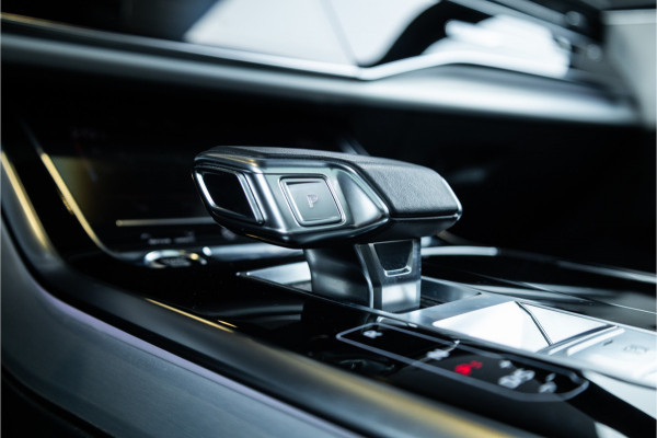 Audi Q8 55 TFSI e quattro Pro Line Advanced - S Line | Panorama | Luchtvering | 360 Camera | Trekhaak