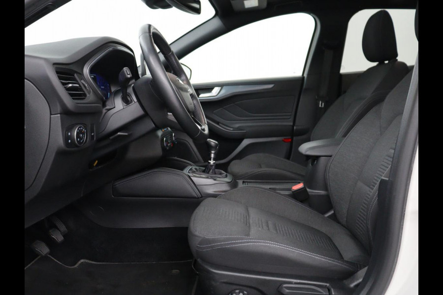 Ford Focus 1.0 EcoBoost Hybrid Active X | Panoramadak | Stoelverwarming | Adaptive cruise | Carplay | Camera | Keyless | Full LED | Navigatie | DAB | Bluetooth | Climate control