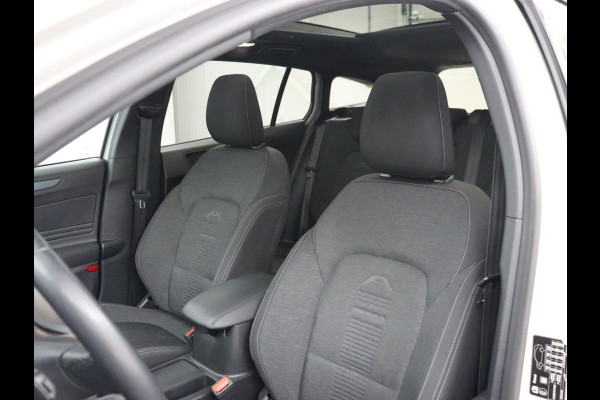 Ford Focus 1.0 EcoBoost Hybrid Active X | Panoramadak | Stoelverwarming | Adaptive cruise | Carplay | Camera | Keyless | Full LED | Navigatie | DAB | Bluetooth | Climate control