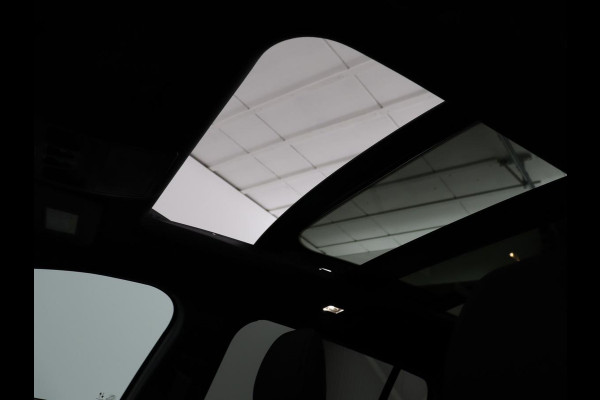 Ford Focus 1.0 EcoBoost Hybrid Active X | Panoramadak | Stoelverwarming | Adaptive cruise | Carplay | Camera | Keyless | Full LED | Navigatie | DAB | Bluetooth | Climate control