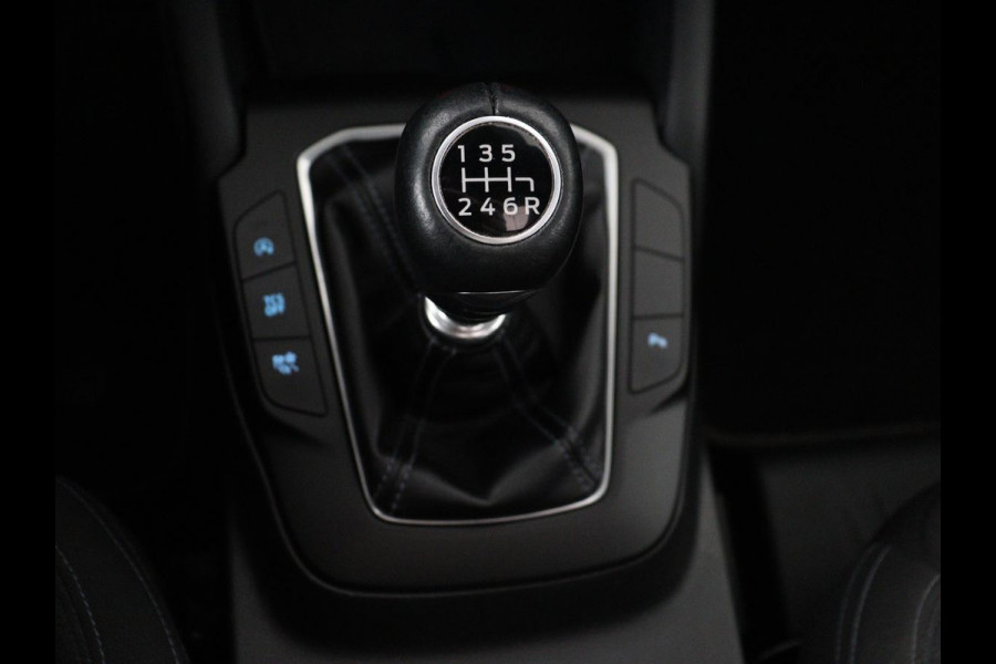 Ford Focus 1.0 EcoBoost Hybrid Active X | Panoramadak | Stoelverwarming | Adaptive cruise | Carplay | Camera | Keyless | Full LED | Navigatie | DAB | Bluetooth | Climate control