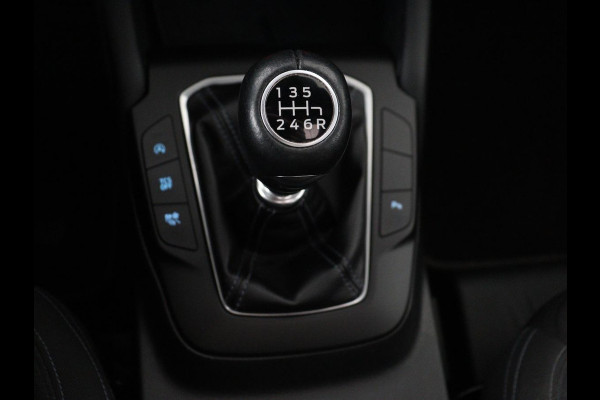 Ford Focus 1.0 EcoBoost Hybrid Active X | Panoramadak | Stoelverwarming | Adaptive cruise | Carplay | Camera | Keyless | Full LED | Navigatie | DAB | Bluetooth | Climate control