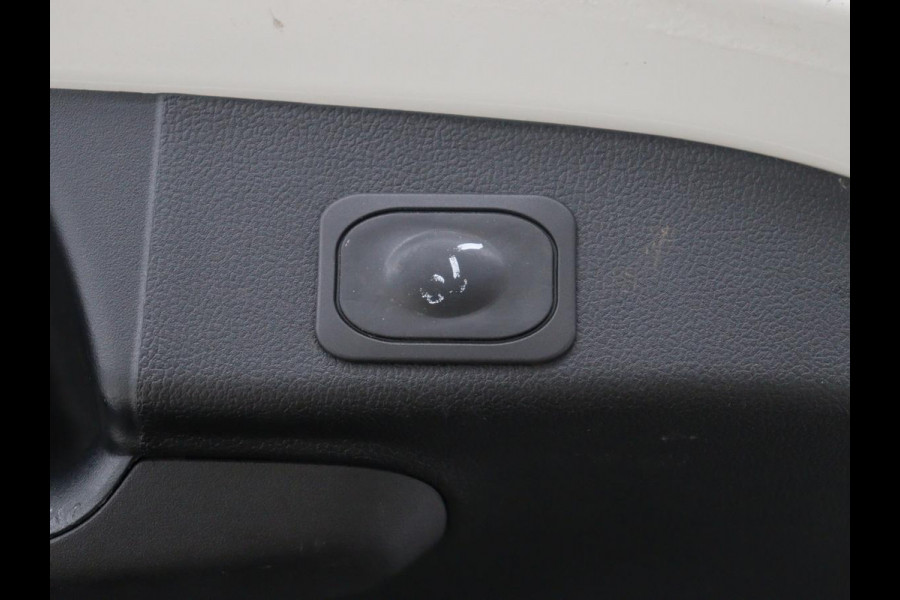 Ford Focus 1.0 EcoBoost Hybrid Active X | Panoramadak | Stoelverwarming | Adaptive cruise | Carplay | Camera | Keyless | Full LED | Navigatie | DAB | Bluetooth | Climate control