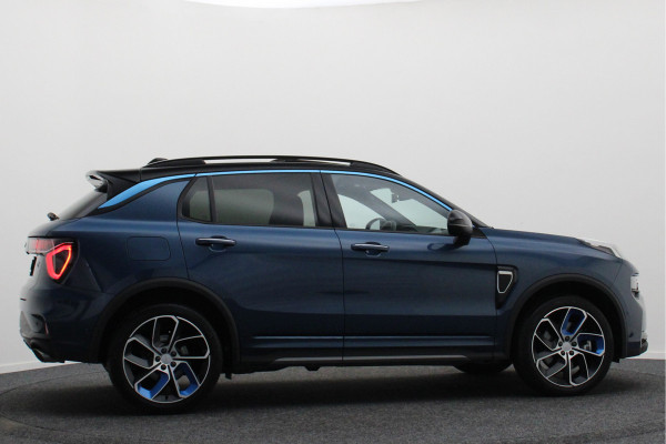 Lynk & Co 01 1.5 Two-Tone, 360° Camera, Panoramadak, Zwarte hemel, ACC, Keyless, PDC, LED, 20''