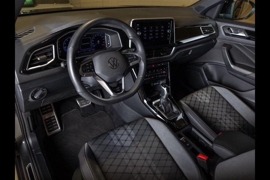 Volkswagen T-Roc 1.5 TSI R-Line Edition / 150pk / Stoel en stuur verwarming / Achteruitrij camera / Keyless /