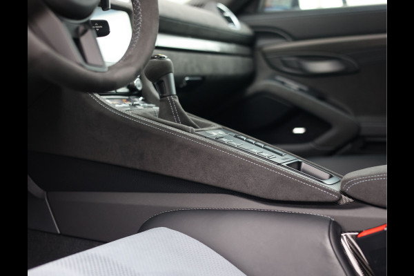 Porsche 718 Cayman GT4 RS | Weissach - PASM - Sport Chrono