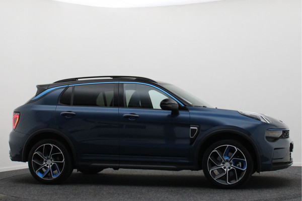 Lynk & Co 01 1.5 Two-Tone, 360° Camera, Panoramadak, Zwarte hemel, ACC, Keyless, PDC, LED, 20''