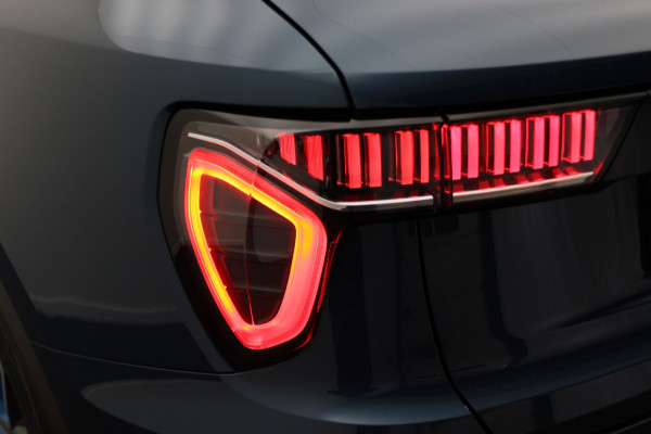 Lynk & Co 01 1.5 Two-Tone, 360° Camera, Panoramadak, Zwarte hemel, ACC, Keyless, PDC, LED, 20''