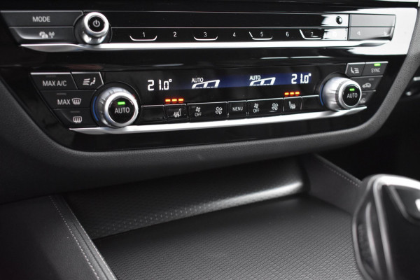 BMW 5 Serie Touring 520i M-Sport | LASERLIGHT | NAP | DEALER ONDERHOUDEN | APPLE CARPLAY | ANDRIOD AUTO | SFEERVERLICHTING