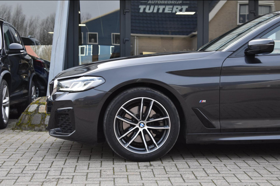 BMW 5 Serie Touring 520i M-Sport | LASERLIGHT | NAP | DEALER ONDERHOUDEN | APPLE CARPLAY | ANDRIOD AUTO | SFEERVERLICHTING