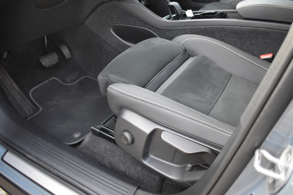 Volvo C40 Twin Plus 408PK 78 kWh | ACC | All Seasons | Stoelverwarming | Camera | Nubuck