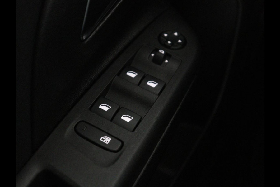 Opel CORSA-E Elegance 50 kWh | Panoramadak | Full LED | Carplay | Climate control | Cruise control