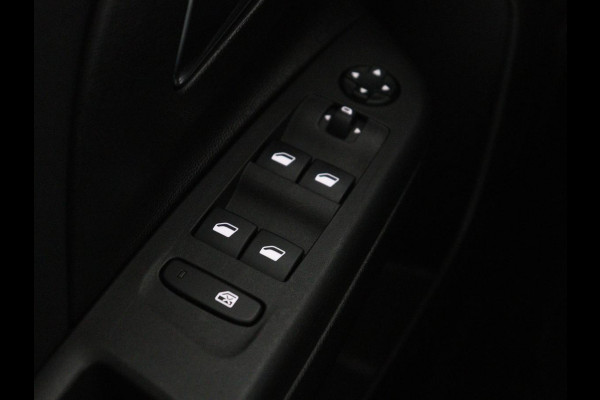 Opel CORSA-E Elegance 50 kWh | Panoramadak | Full LED | Carplay | Climate control | Cruise control