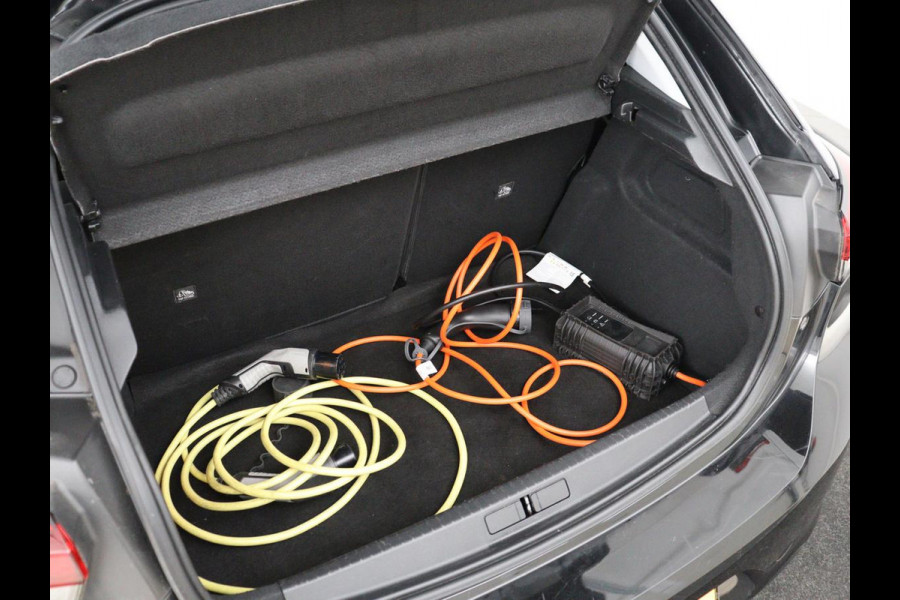 Opel CORSA-E Elegance 50 kWh | Panoramadak | Full LED | Carplay | Climate control | Cruise control