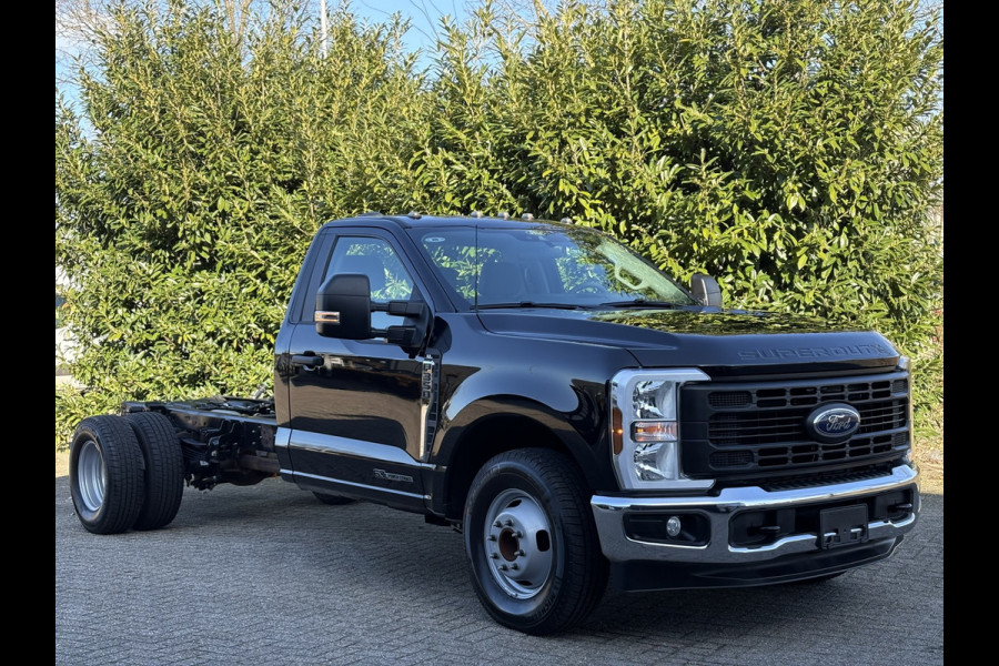 Ford USA F-350 6.7L Turbo V8 Power Stroke Chassis DRW