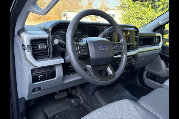 Ford USA F-350 6.7L Turbo V8 Power Stroke Chassis DRW