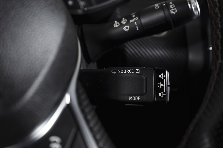 Renault Clio 1.0 TCe 100 PK R.S. Line Orig. NL | Cruise | PDC | 360 Camera | NAV+App. Connect | LED | ECC | LM 17" |