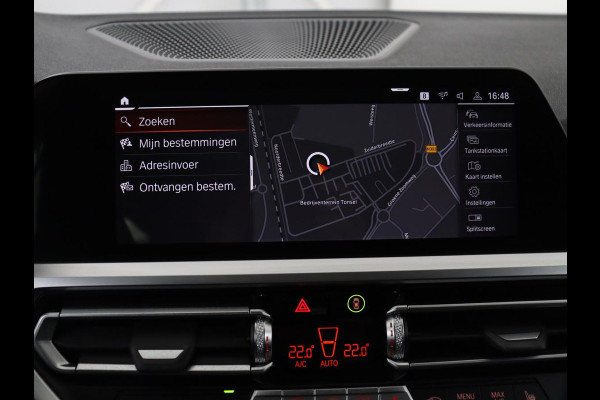 BMW 3-serie 318d Sport Line | Stoelverwarming | Sportstoelen | Carplay | Live Cockpit | Half leder | Navigatie | Full LED | Parkeerhulp | Cruise control