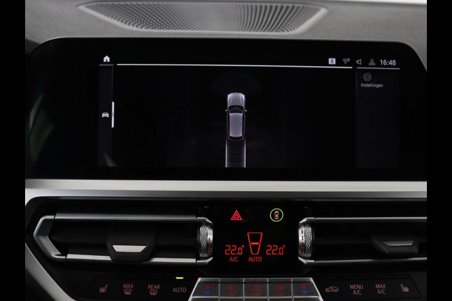 BMW 3-serie 318d Sport Line | Stoelverwarming | Sportstoelen | Carplay | Live Cockpit | Half leder | Navigatie | Full LED | Parkeerhulp | Cruise control