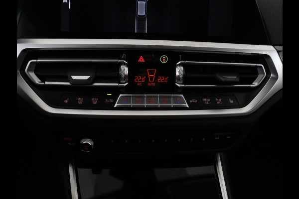 BMW 3-serie 318d Sport Line | Stoelverwarming | Sportstoelen | Carplay | Live Cockpit | Half leder | Navigatie | Full LED | Parkeerhulp | Cruise control