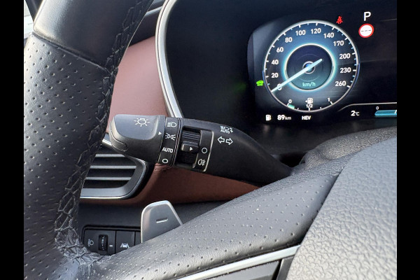 Hyundai Santa Fe 1.6 T-GDI PHEV Premium 7p. | Trekhaak | Leder | 360 Camera | Stoel- Ventilatie & Verwarming |