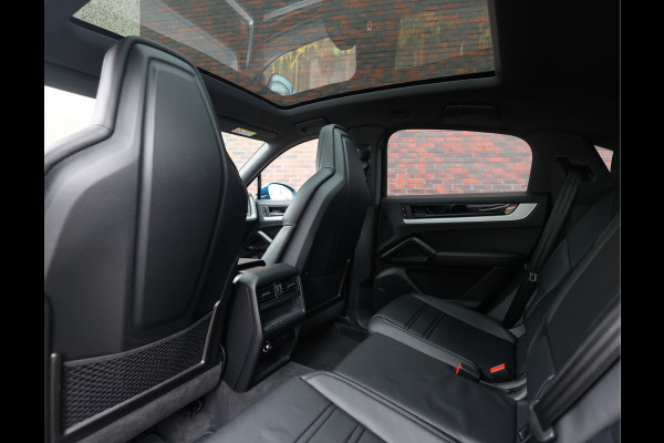 Porsche Cayenne Coupé 3.0 E-Hybrid | Pano - Trekhaak - Sport Chrono