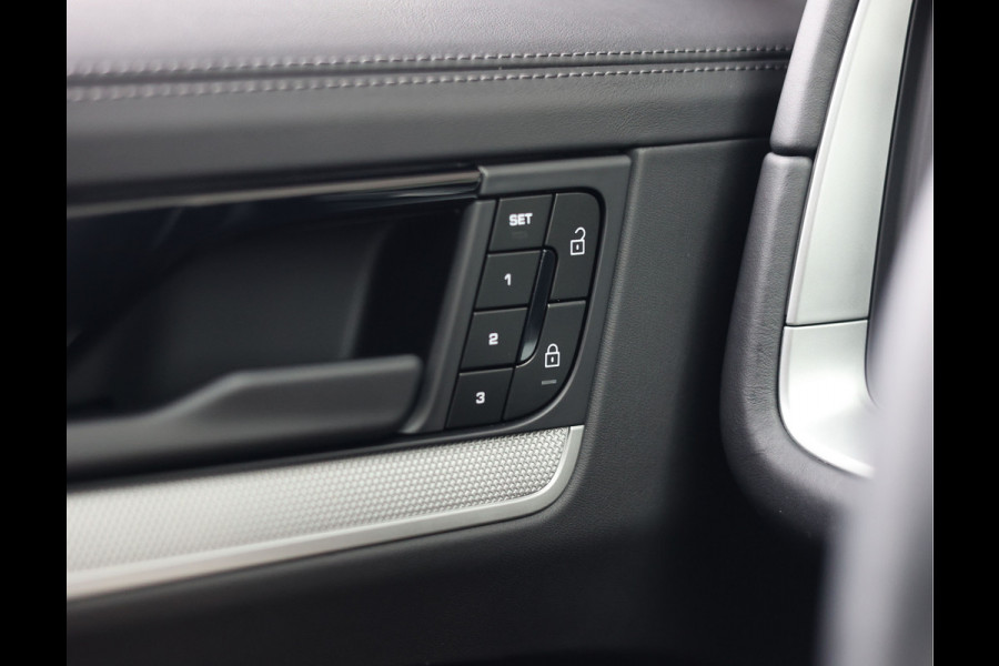 Porsche Cayenne Coupé 3.0 E-Hybrid | Pano - Trekhaak - Sport Chrono