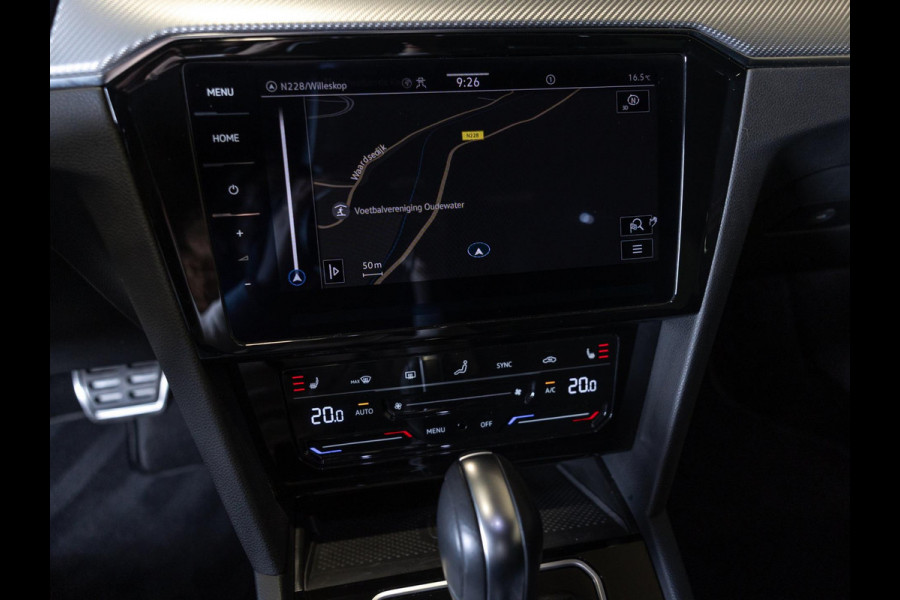 Volkswagen Passat Variant 1.5 TSI R-Line Business + / 150pk / Panorama dak / Achteruitrij camera / Stoelverwarming /