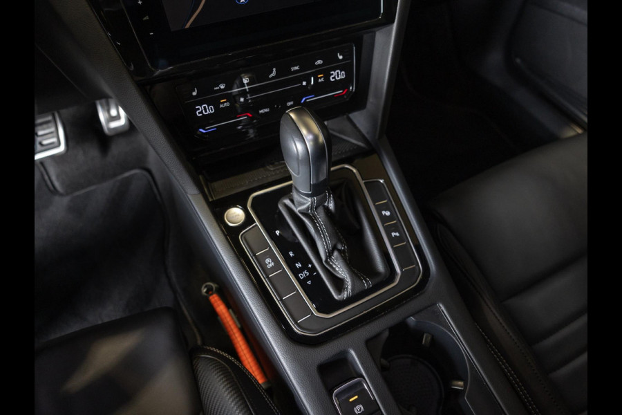 Volkswagen Passat Variant 1.5 TSI R-Line Business + / 150pk / Panorama dak / Achteruitrij camera / Stoelverwarming /