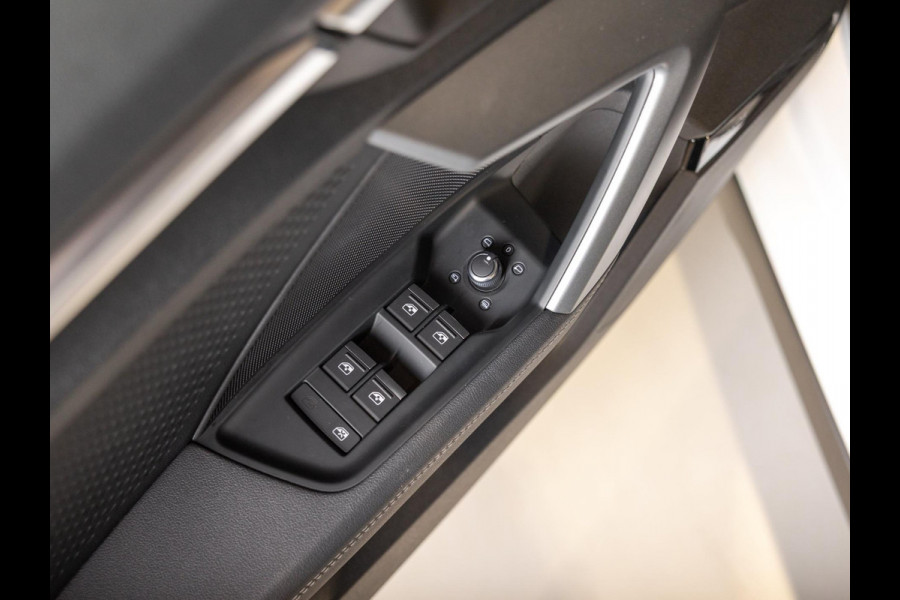 Audi A3 Sportback 35 TFSI S edition / 150pk / Panorama dak / Sonos / Achteruitrij camera /