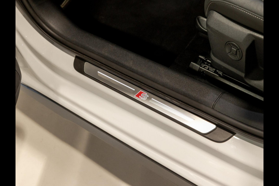 Audi A3 Sportback 35 TFSI S edition / 150pk / Panorama dak / Sonos / Achteruitrij camera /