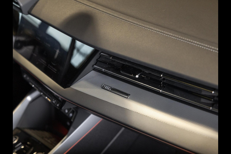 Audi A3 Sportback 35 TFSI S edition / 150pk / Panorama dak / Sonos / Achteruitrij camera /