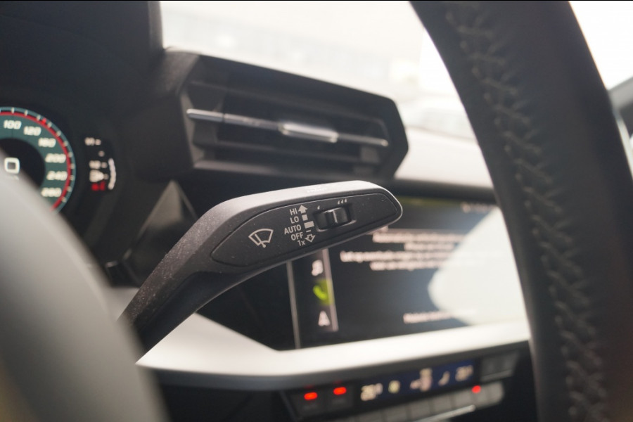 Audi A3 Limousine 30 TFSI Automaat S-Line Edition -NAVI-ECC-LED-