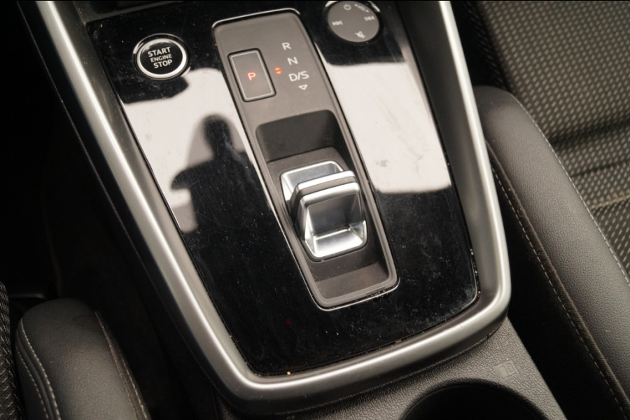 Audi A3 Limousine 30 TFSI Automaat S-Line Edition -NAVI-ECC-LED-