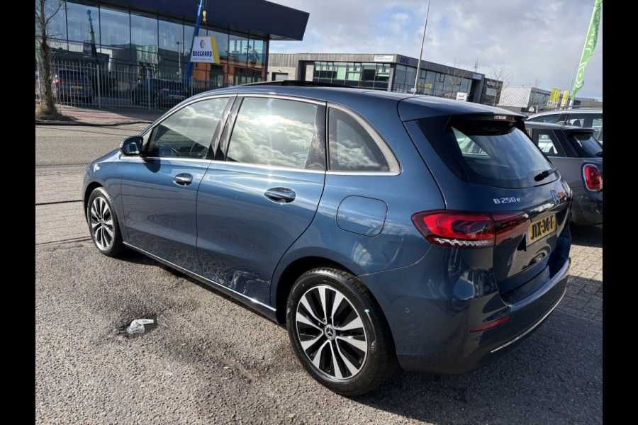 Mercedes-Benz B-Klasse 250 e Premium Plus Panodak