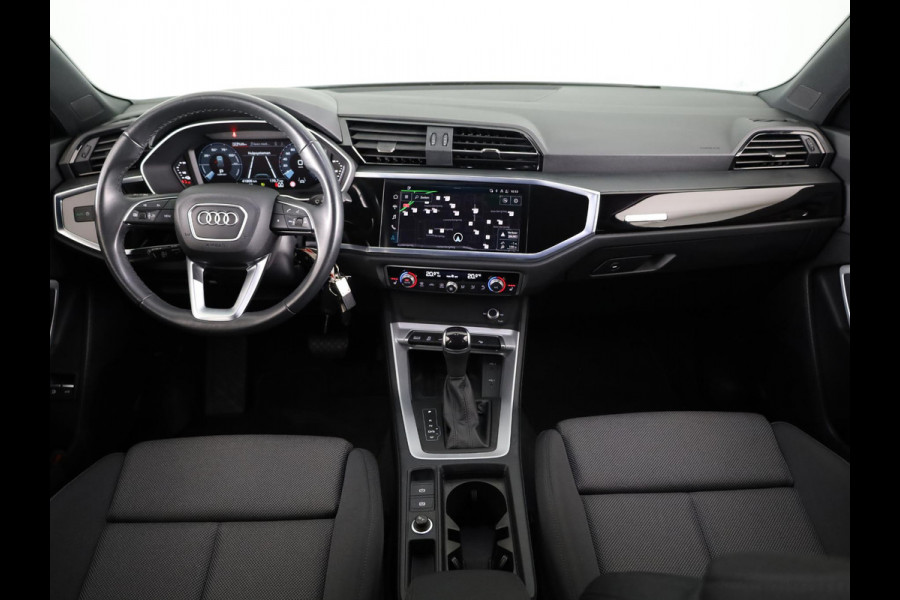 Audi Q3 45 TFSI e Advanced edition 245pk | Navigatie | Sportstoelen | 19 inch lichtmetalen velgen | Stoelverwarming | Adaptieve cruise controle