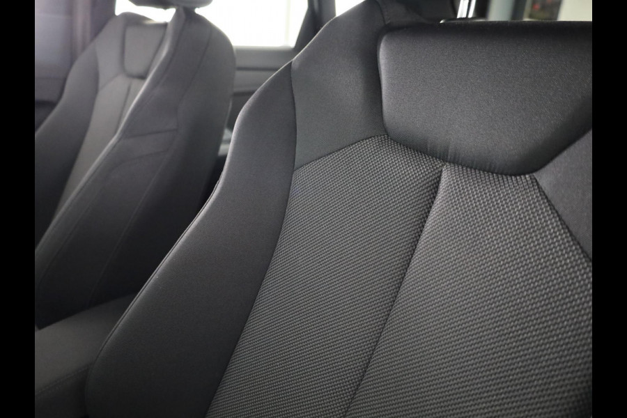 Audi Q3 45 TFSI e Advanced edition 245pk | Navigatie | Sportstoelen | 19 inch lichtmetalen velgen | Stoelverwarming | Adaptieve cruise controle